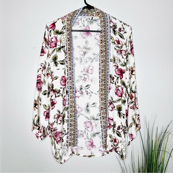 Anthropologie Idalia Floral Kimono Jacket by Akemi + Kin - Picture 3 of 6